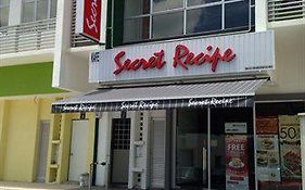 スリ エンステック ホテル Klia